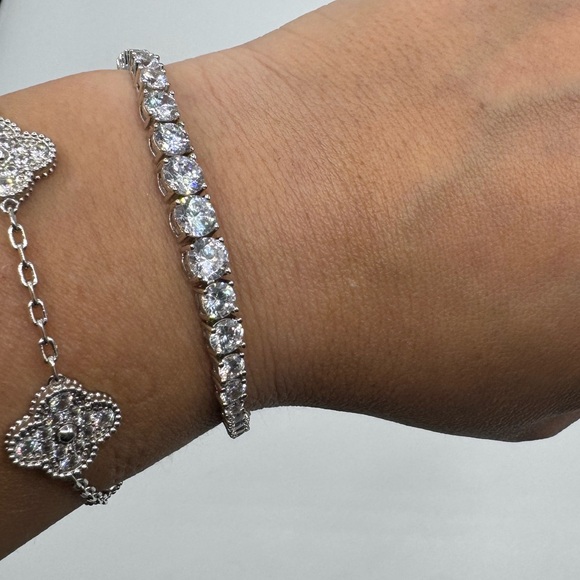 18k 17ct Tennis Bracelet - Picture 6 of 14